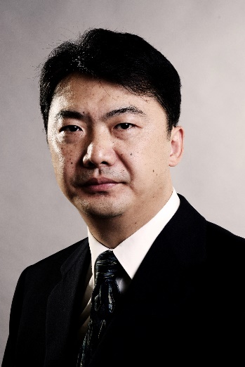 王健个人照
